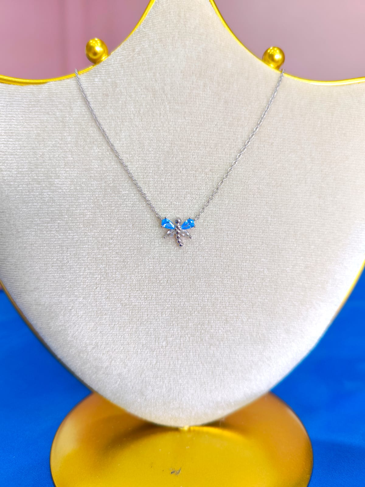 collar libélula celeste